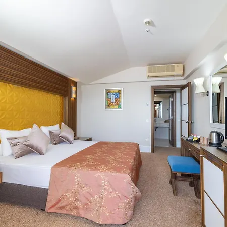 Crystal Family Comfort Collection Курортный комплекс 5*
