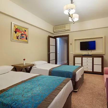 Semesteranläggning (resort) Crystal Family Comfort Collection 5*