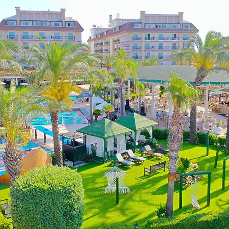 Üdülőközpont Crystal Family Comfort Collection 5*