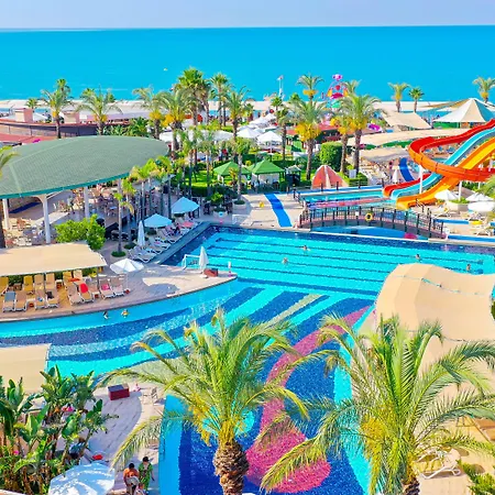 Crystal Family Comfort Collection Station touristique Belek