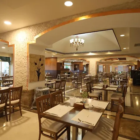 Üdülőközpont Crystal Family Comfort Collection 5*